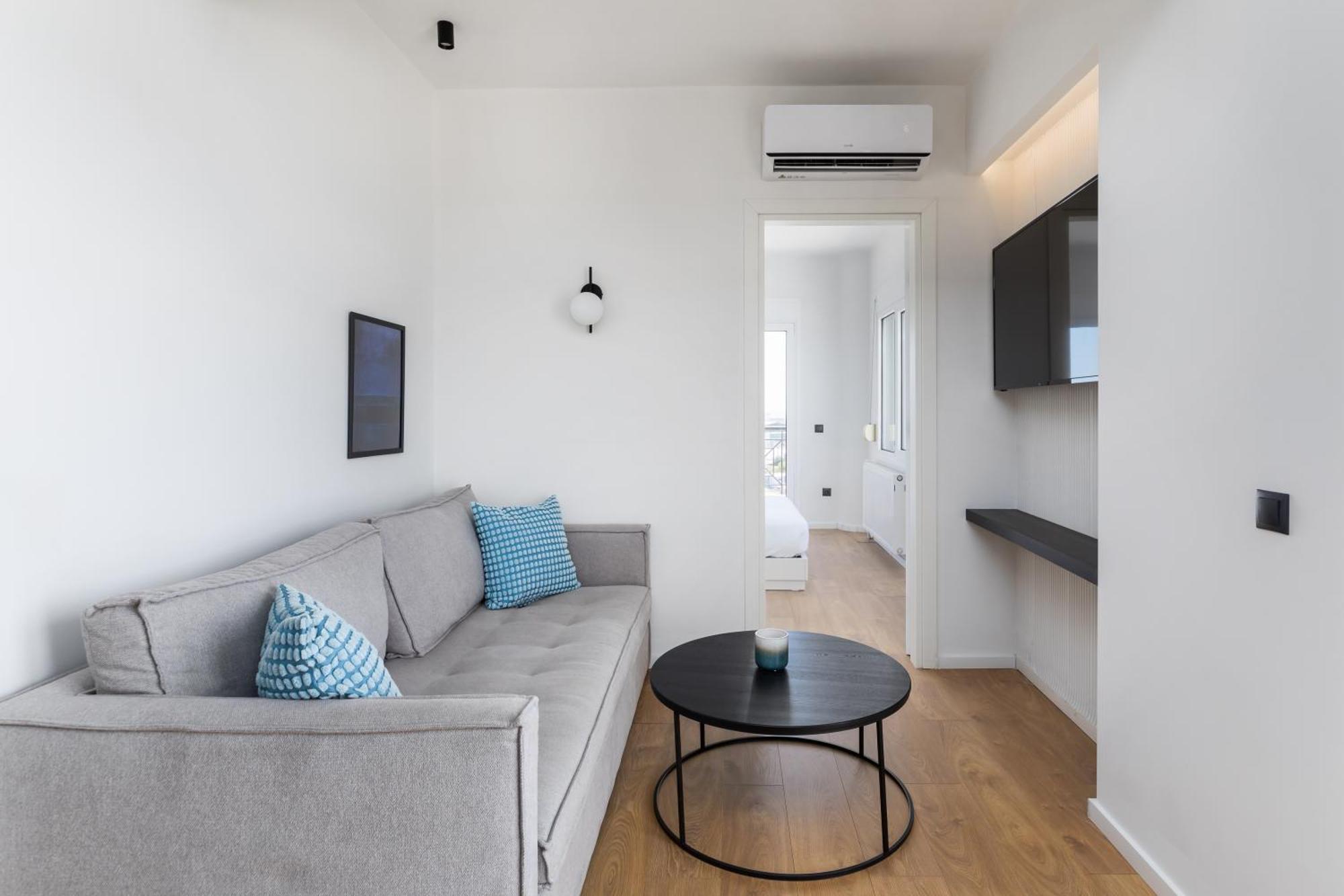Celine By Halu!, Spacious Apartments Next To Business Hub Солун Екстериор снимка